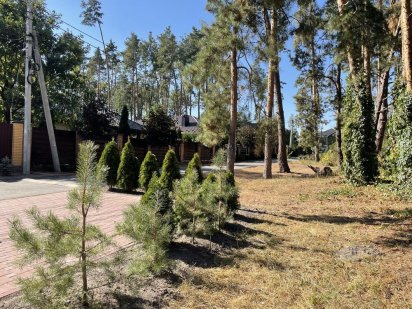 Ділянка 10 соток. Фасад 40 метрів