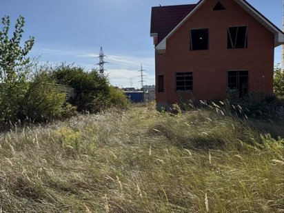 Участок 10 соток с коробкой Дома.  Буча. Можно под коммерцию