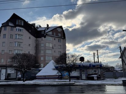 Перша лінія вулиця Тисменицька (поруч магазину Жан) Івано-Франківськ