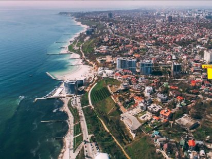 Фасад на 10 Фонтана 46метров. 62 сотки Одеса