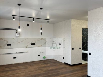 Продам 1-кімнатну квартиру з дорогим ремонтом у новому будинку Каменец-Подольский