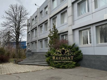 Оренда адміністративного комплексу, На Богдана хмельницького. Закрита територія, охорона Днепр