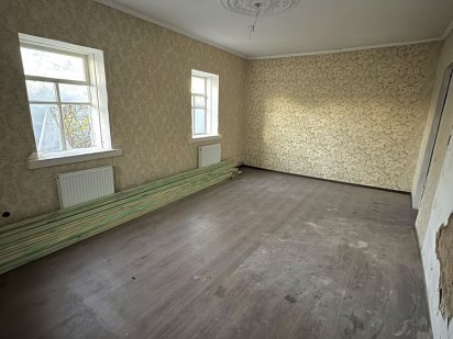 В продажу будинок в 10 хвилинах від центру Кременчук