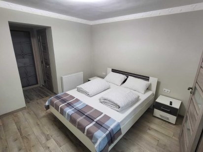 2-х кім.квартира в центрі Берегова біля термального басейну Берегово