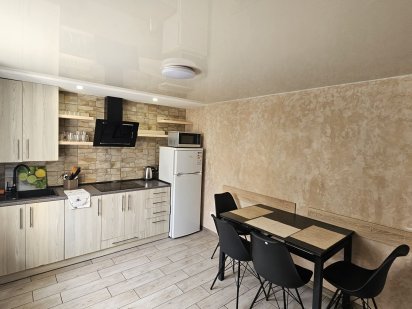 Нове житло з дизайнерським ремонтом подобово!  Електрика цілодобово Кам'янець-Подільський