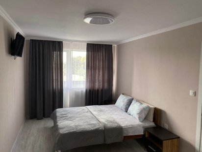 Сучасна квартира біля ЗД Вокзалу Мукачево