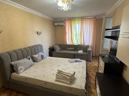 Сдам посуточно 1-к центр Кременчук