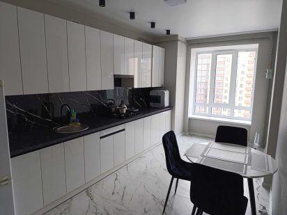 ВІЛЬНА Новобудова р-н Центр. Київський майдан пог 500,  доб 900 Луцк