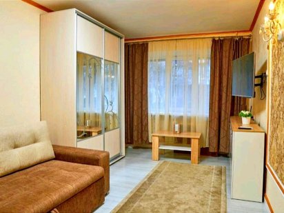 Квартира Центр Сахарова на 1 поверсі! Жалюзі на вікнах! Івано-Франківськ