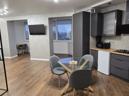 Яровиця 2 поверх подобово та погодинно Луцьк