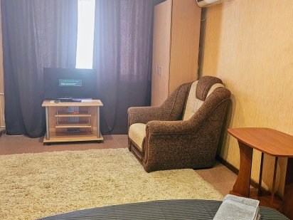 по "ЧАСОВО" 500  по "СУТОЧНО" квартира на Металлургов 21. 250грн. Кривий Ріг