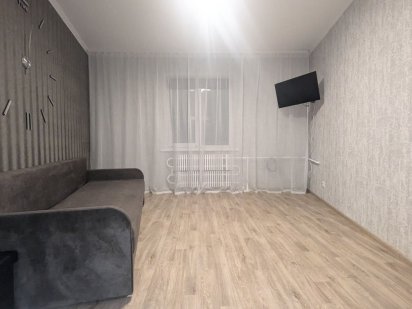 Здам подобово( посуточно), погодинно 1 кімнатну квартиру 9 мікрорайон. Суми