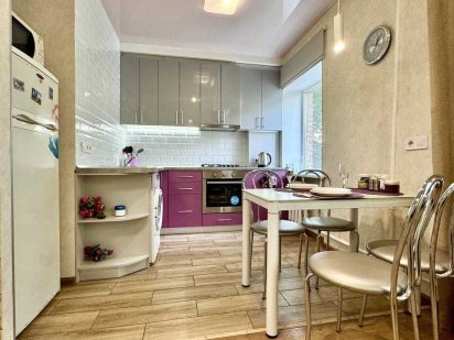 ApartPoltava Витончені 2кімн апартаменти Ляльковий театр,СВІТЛО ЗАВЖДИ Полтава