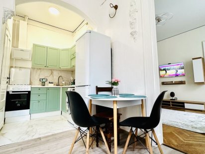 Сучасні 2-х кімнатні апартаменти у Центрі міста! 5 хв до Кобилянської! Черновцы