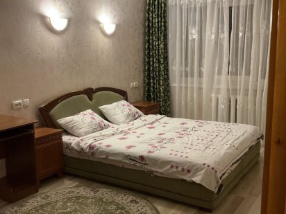 Вільна  Майдан-Нива, Героїв Майдану, Проспект Незалежності Чернівці