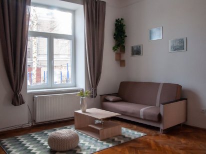 Подобова оренда двокімнатної квартири в історичному центрі міста. Черновцы