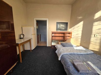 Невелике помешкання у центрі  по вул.Берчені. Ужгород