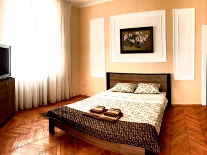 2-кімн. квартира. Центр, гот.Україна. Чернигов