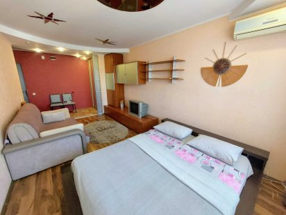 свободно 6.08 пр-т Героев Сталинграда(В.Ивасюка)35, метро Минская Київ