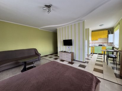 1 к, тц Петроцентр, Р-н Дома Офицеров, Центр, фонтан "ROSHEN" Вінниця