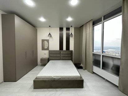 Мост сити апартаменты. 2 кв почасово/посуточно/ Дніпро