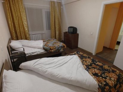 Квартира на Правом подобово, Вільна.