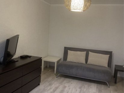 Сдам квартиру левый берег,2-х комн.посуточно,понедельно.Свободна Днепр