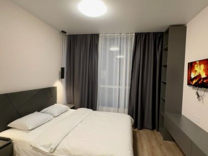 Свободна! Теплая квартира , возле метро Харьковская 5 минут , 10 М поз Київ