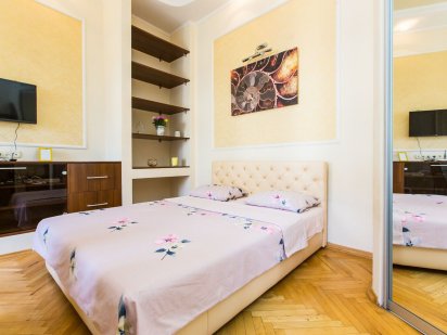 КВАРТИРА біля війського  ГОСПІТАЛЮ! Львів