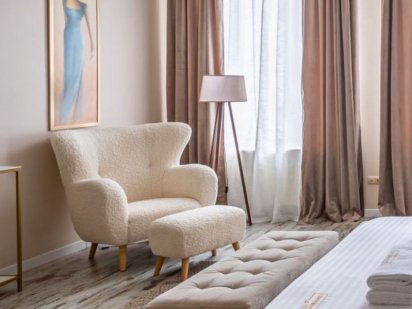 вул. Листопадового Чину 12/Оренда житла Подобово 4 кім. кв./для 10 ос. Львов