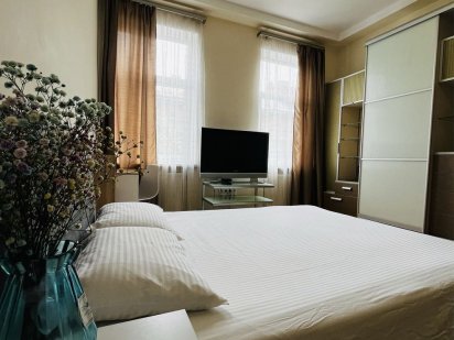 Подобова, погодина оренда 1 км біля Політеху, жд, центр Львів