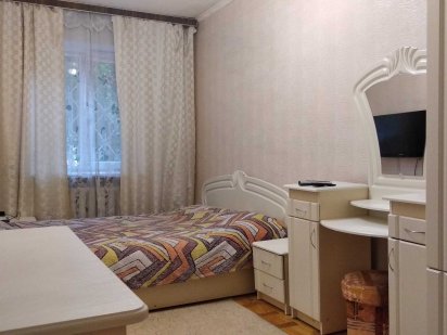 Куреневка, Кириловская 127 А. 2 к  квартира, больница Павлова близко Киев