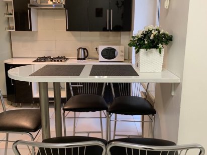 Подобова оренда 3-х кім.кв. (до 8 осіб) Наукова,Стрийська,В.Великого. Львов