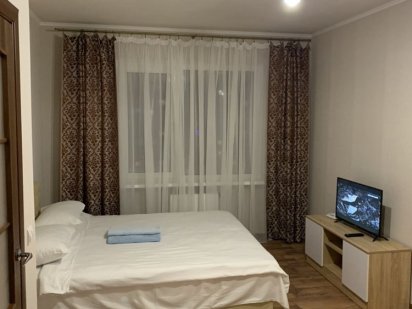 Бориса Гмыри 12Б ст. М Позняки 10 минут пешком Киев