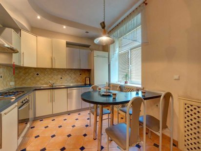 Посуточно. Центр. 3х комнатная квартира. Бульвар Тараса Шевченко, 58 Київ