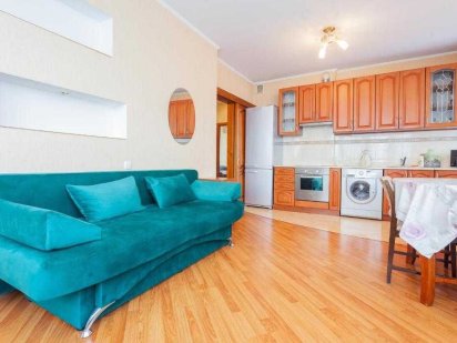 2к ЛЮКС біля метро Дарниця, новий будинок, 6 спальних місць, подобово