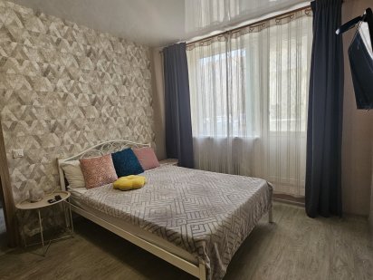 ПОСУТОЧНО  Одесская ХНУВС Гагарина с балконом Харьков