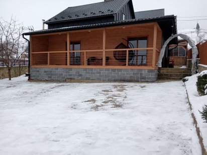 Будинок над рівнем моря 1000м,з видом на Говерлу. Яблуница