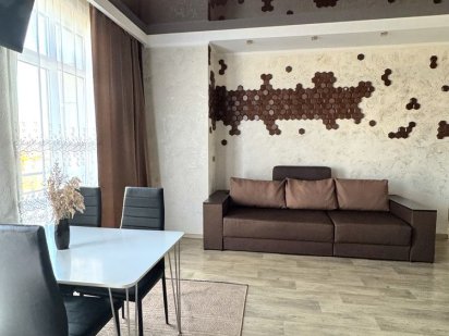 Квартира подобово 3-кімнатна ЖК Авторський, ТЦ Рівʼєра, біля моря