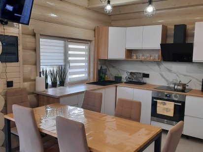 З 28.09 Затишний  будинок у центрі міста подобово посуточно Берегово