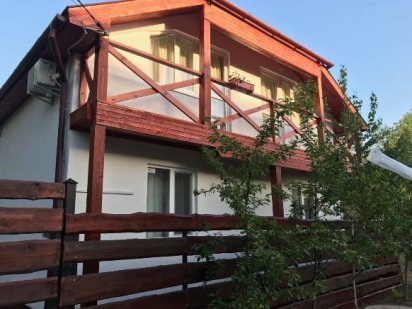 Оренда котеджу на озері Берегово