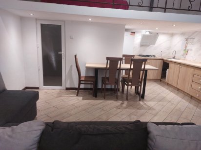 Подобово  житло біля терм.бас. в м.Берегово Берегове