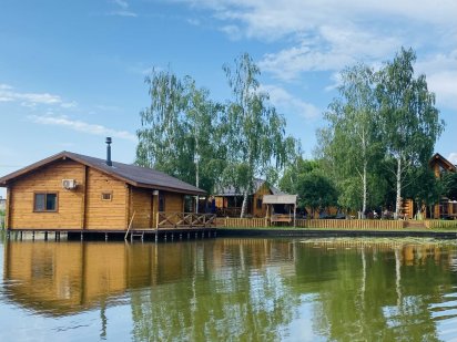 Дом с бассейном и банней на озере Мартышев. Киев. Осокорки. Київ
