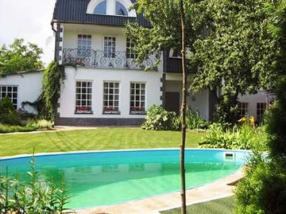 Котедж 350 кв.м подобова оренда  з басейном до 30 осіб Київ