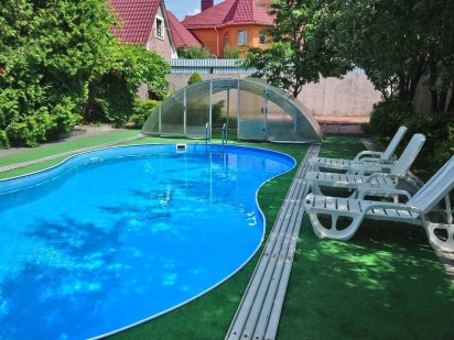 Подобова оренда котеджу с басейном, сауною, більярдом до 20 осіб Киев