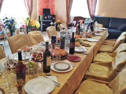 Оренда сучасного 3-х поверхового котеджу подобово до 30 осіб Київ