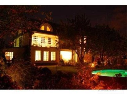 Аренда  посуточно Русановские сады с бассейном  и баней Київ