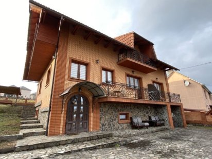 Будинок перероблений під готель, можлива ОРЕНДА Русская Поляна