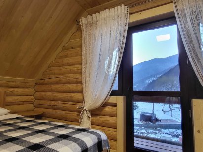 Котедж в Карпатах. Басейн, чан, сауна. Оренда подобово, відпочинок Міжгір'я