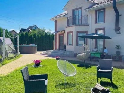 Подобова оренда будинку під Києвом з чаном та басейном Зазимье